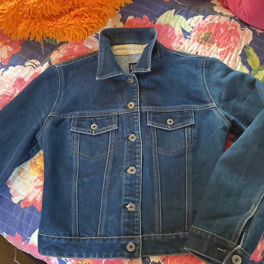 GAP, size SMALL, dark denim adjustable fitted waist and collared jacket - Picture 8 of 9